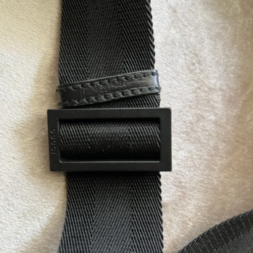 Gucci black leather cross-body bag - Picture 10 of 12